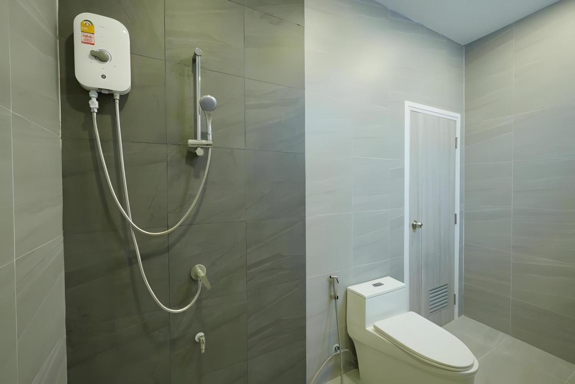 Hidden Dragon V Yaowarat Road Apartment Bangkok Exterior photo
